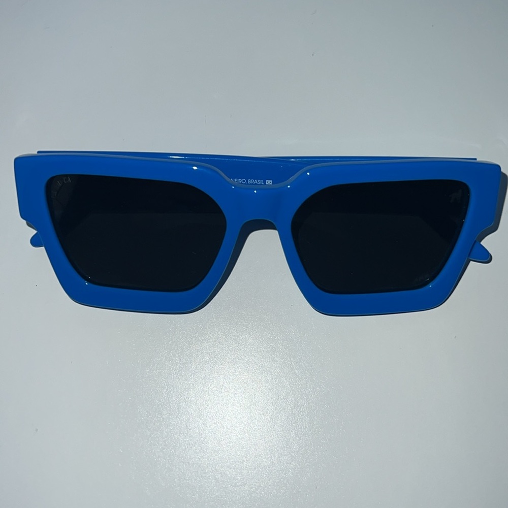 Men’s designer CaRio sunglasses blue frame with black lense